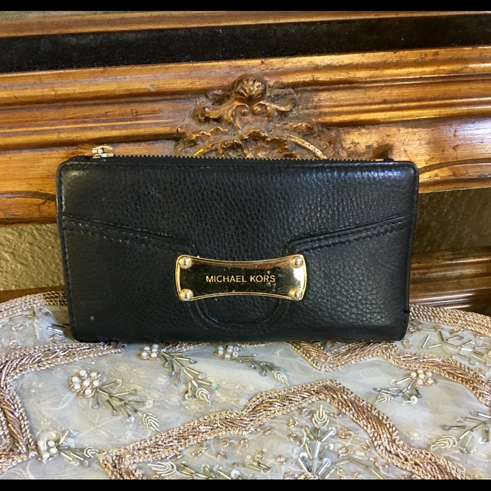 Authentic Michael Kors Black Gold Leather Wallet